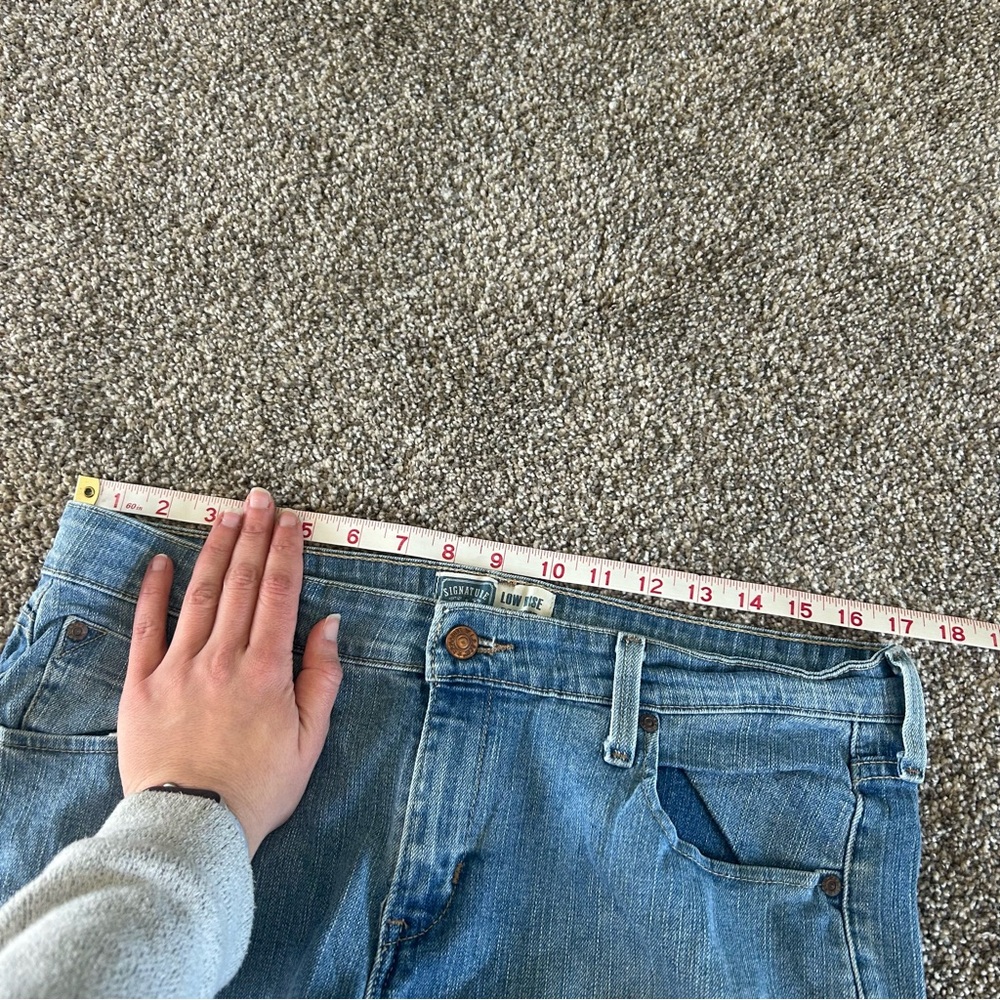 [Levi's] Low Rise Bootcut Jeans - Picture 8 of 9